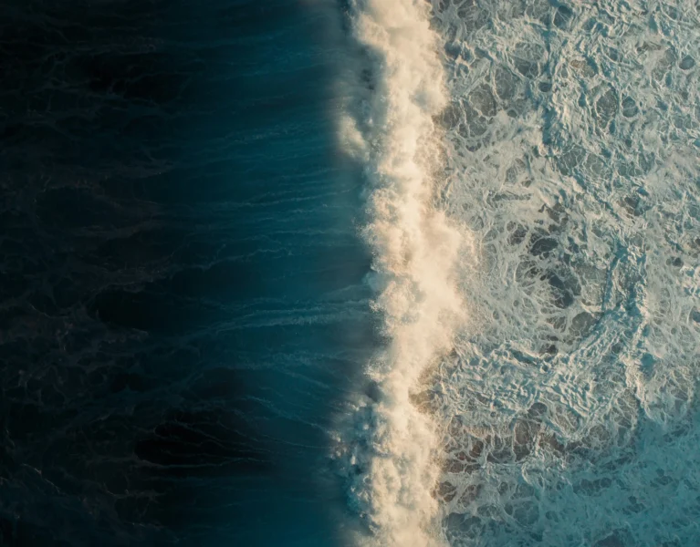 Background Image Wave